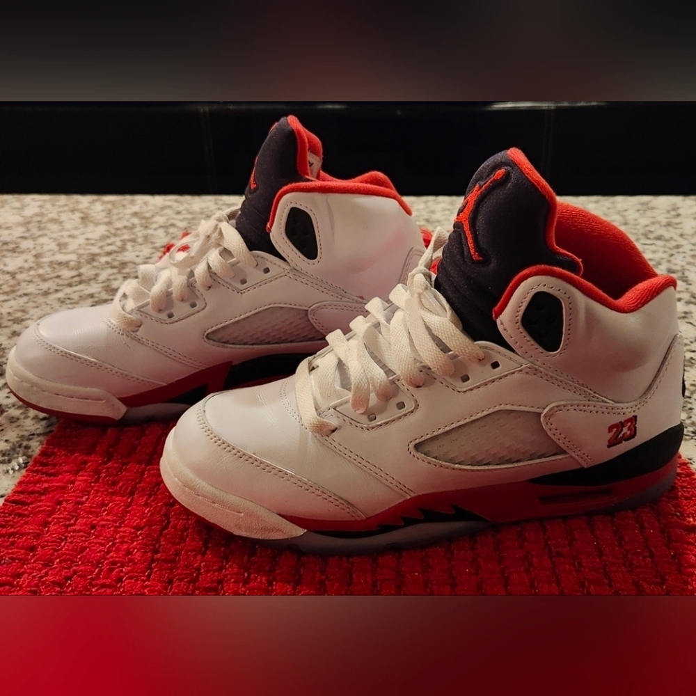Air Jordan 5 Retro Fire Red White Black Sneakers Youth US 6.5Y - Picture 2 of 11